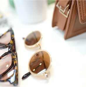 「an」では、日本人特有の髪質や骨格、それぞれの特徴に合わせてハサミ一本でカットする「ストロークカット」技術を武器に、髪に負担をかけずに、美しく艶のある髪に仕上げます。